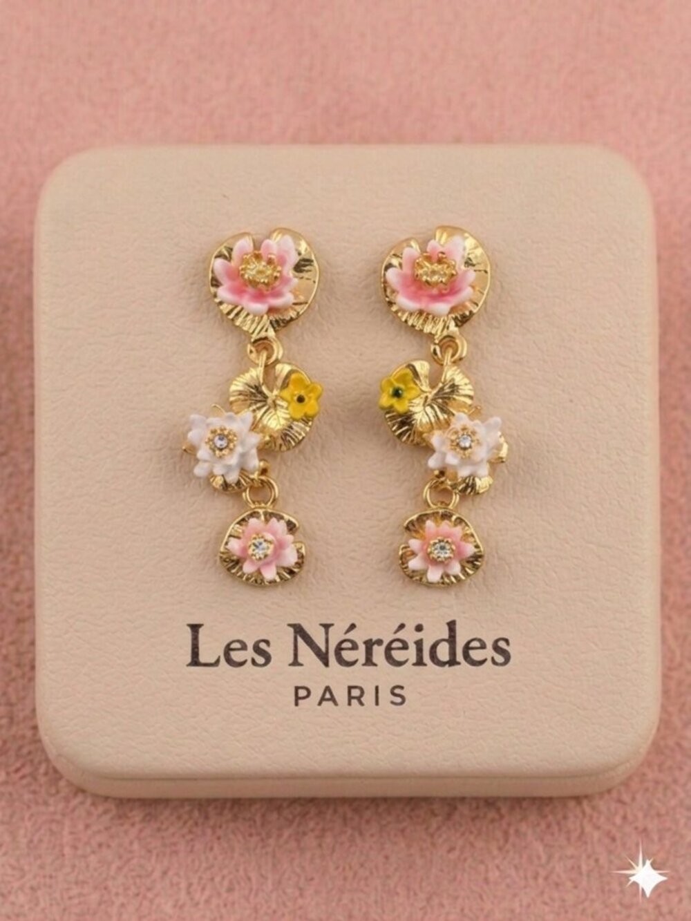 Les NEREIDES lily pad lotus 🪷 bloom